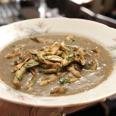 Soupe de pommes de terre et de champignons